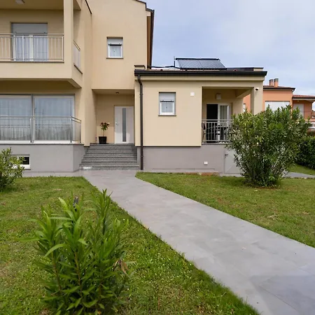 Apartment Dani's Place Porec