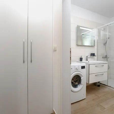 Dani's Place Apartmán *